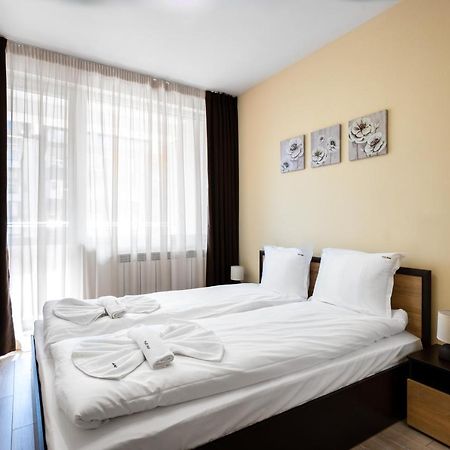 Nomad Haven: 1Bd Flat With Balcony & Desk Apartment Sofia Bagian luar foto