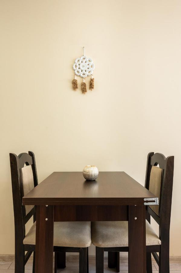 Nomad Haven: 1Bd Flat With Balcony & Desk Apartment Sofia Bagian luar foto