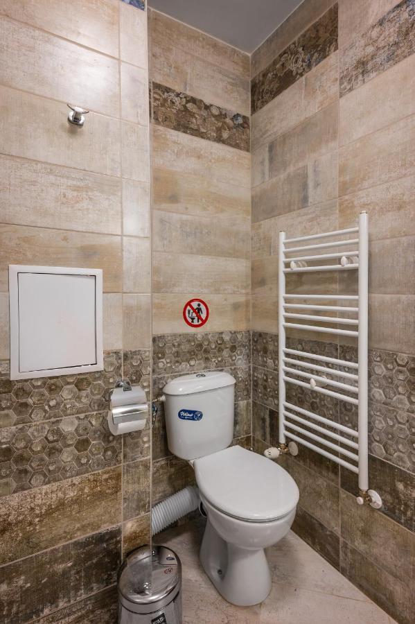 Nomad Haven: 1Bd Flat With Balcony & Desk Apartment Sofia Bagian luar foto