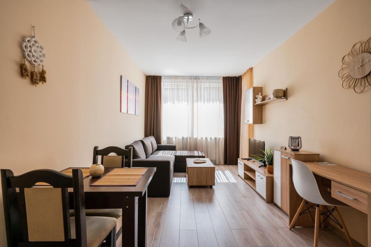 Nomad Haven: 1Bd Flat With Balcony & Desk Apartment Sofia Bagian luar foto