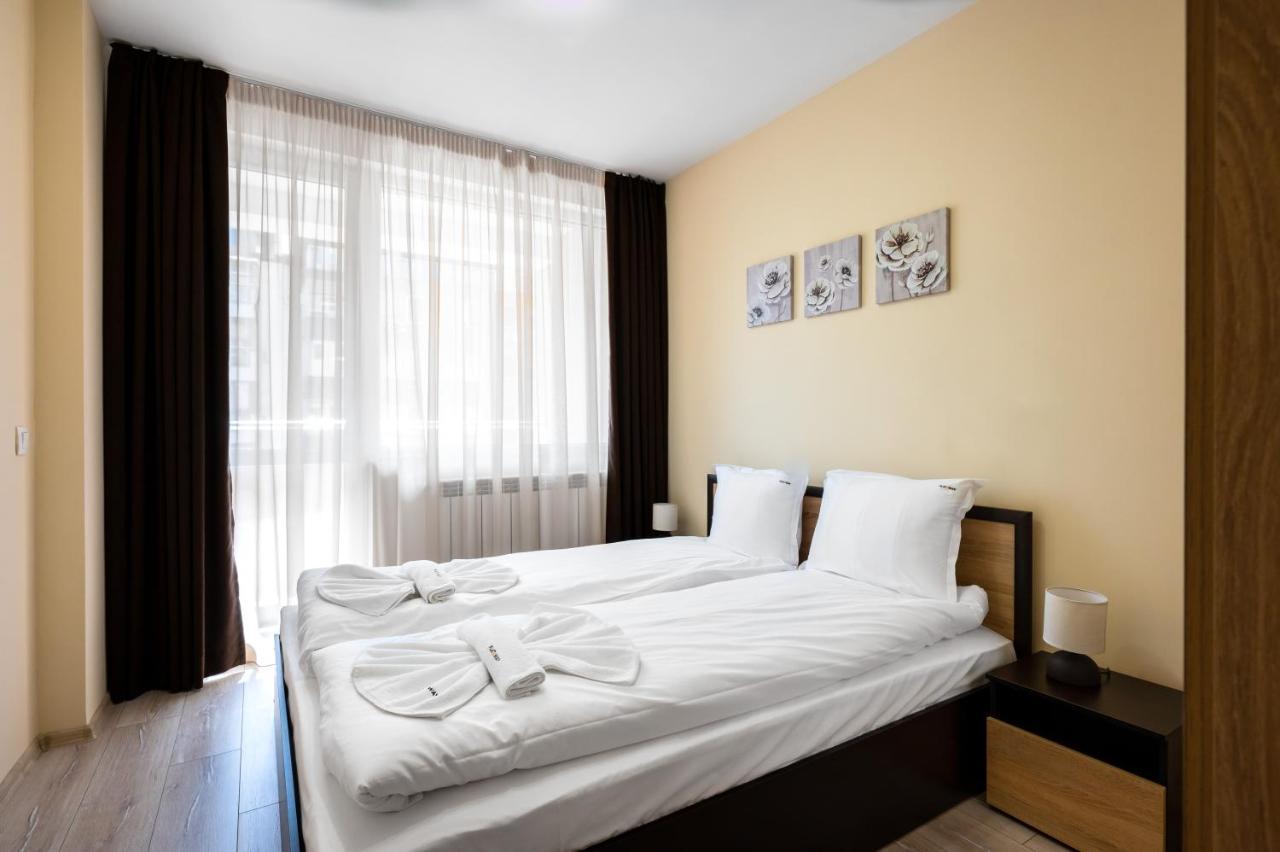Nomad Haven: 1Bd Flat With Balcony & Desk Apartment Sofia Bagian luar foto