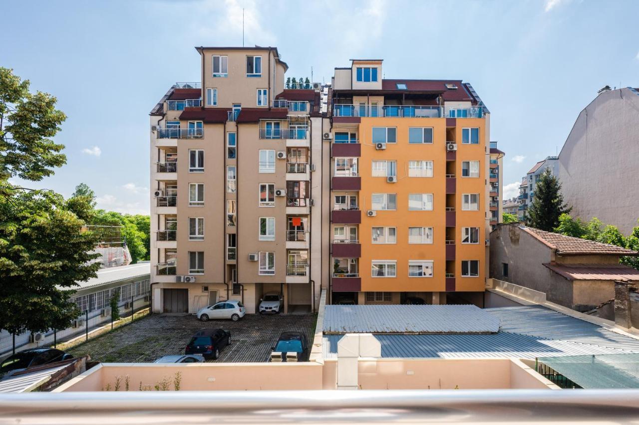 Nomad Haven: 1Bd Flat With Balcony & Desk Apartment Sofia Bagian luar foto
